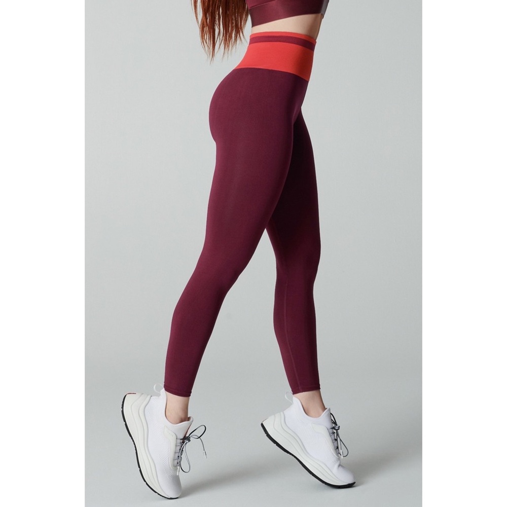 Fabletics High-Waisted Seamless Stripe 7/8 Leggings XS